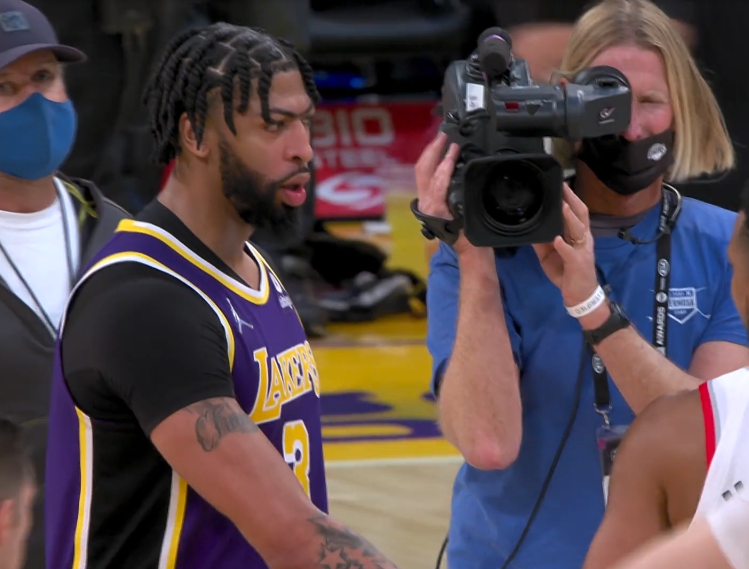 JJB-关于浓眉哥连续三场比赛得分超过连败，RNG挑战极限！的信息